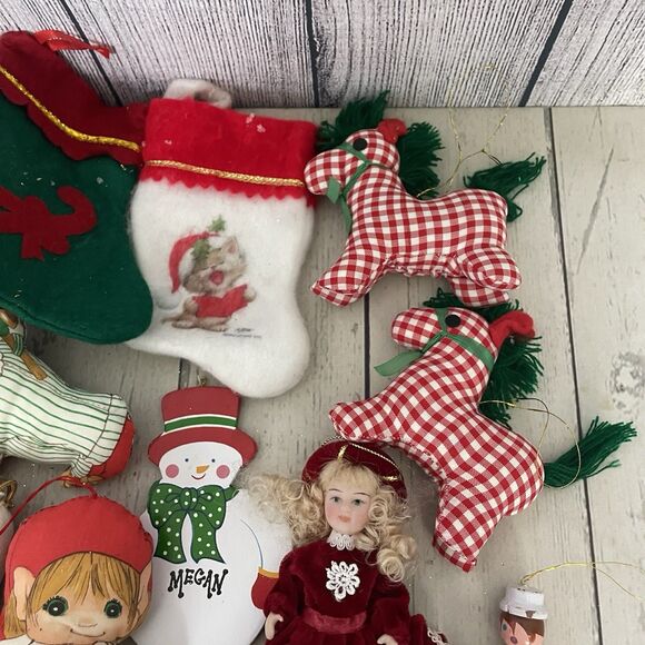 Vintage Lot Of 25 Various Mini Christmas Ornaments Painted Made In Taiwan - Picture 3 of 7